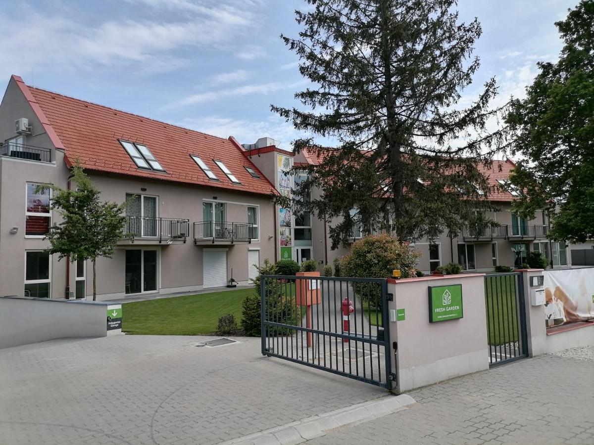 Kapitany Apartman Daire Siofok Dış mekan fotoğraf